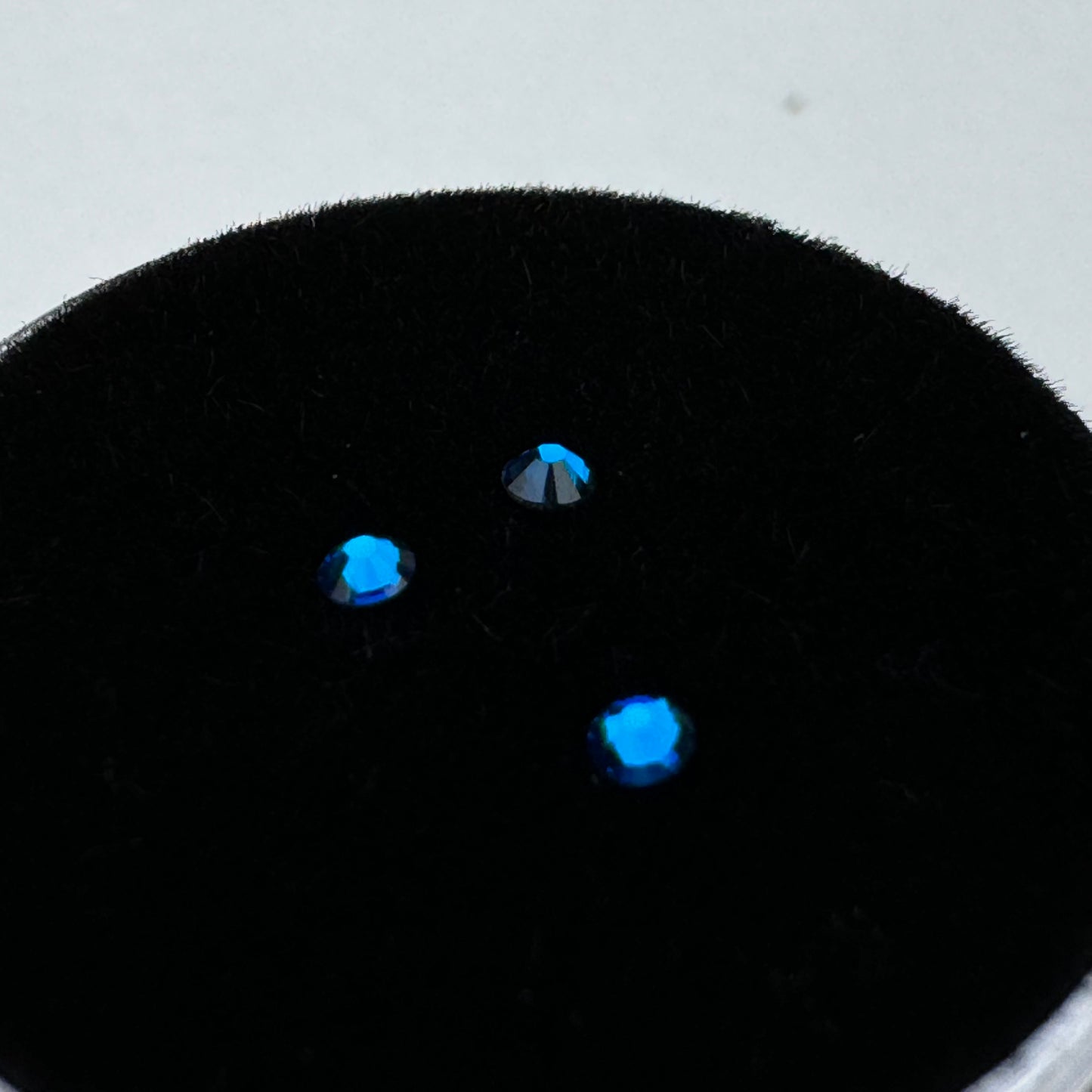 Tooth Gem - Swarovski Sapphire 1,7mm / 1,8 mm