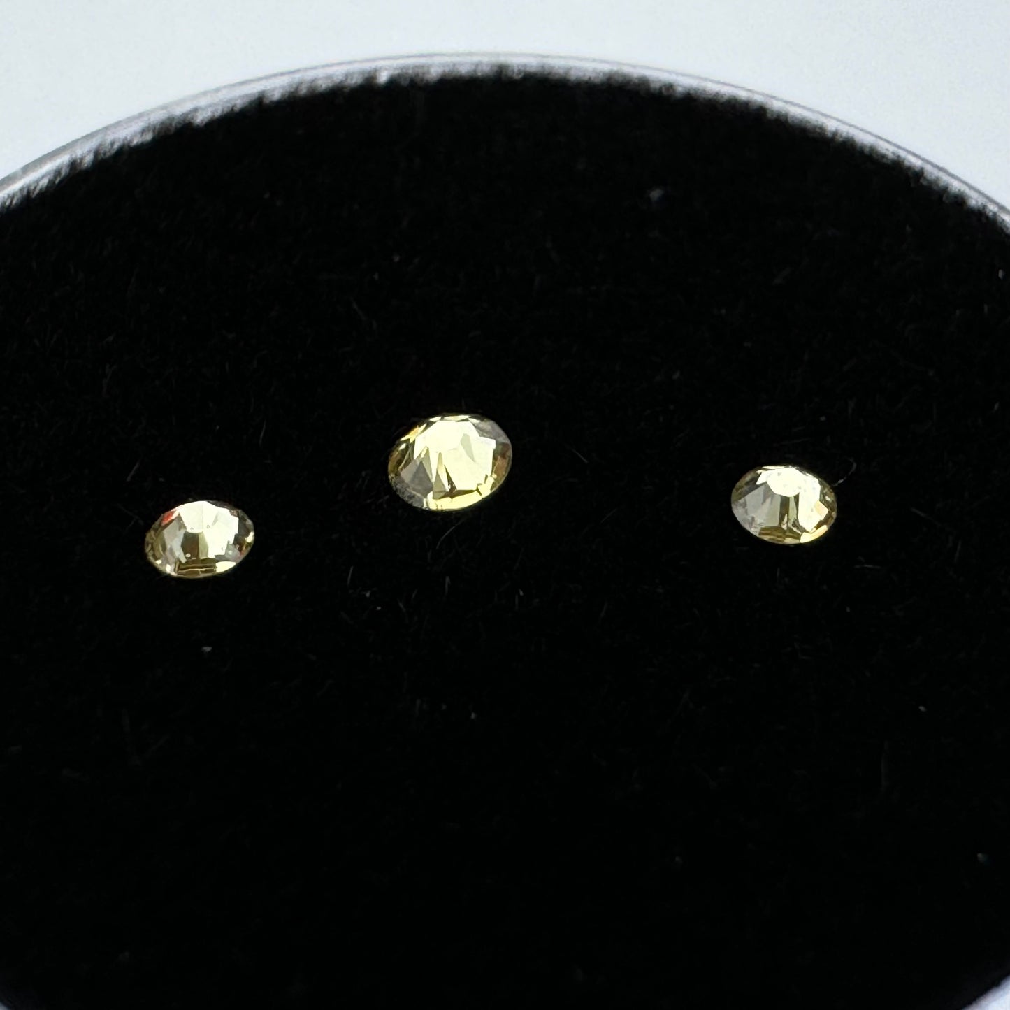 Tooth Gem - Swarovski Jonquil 1,9mm / 2,1 mm